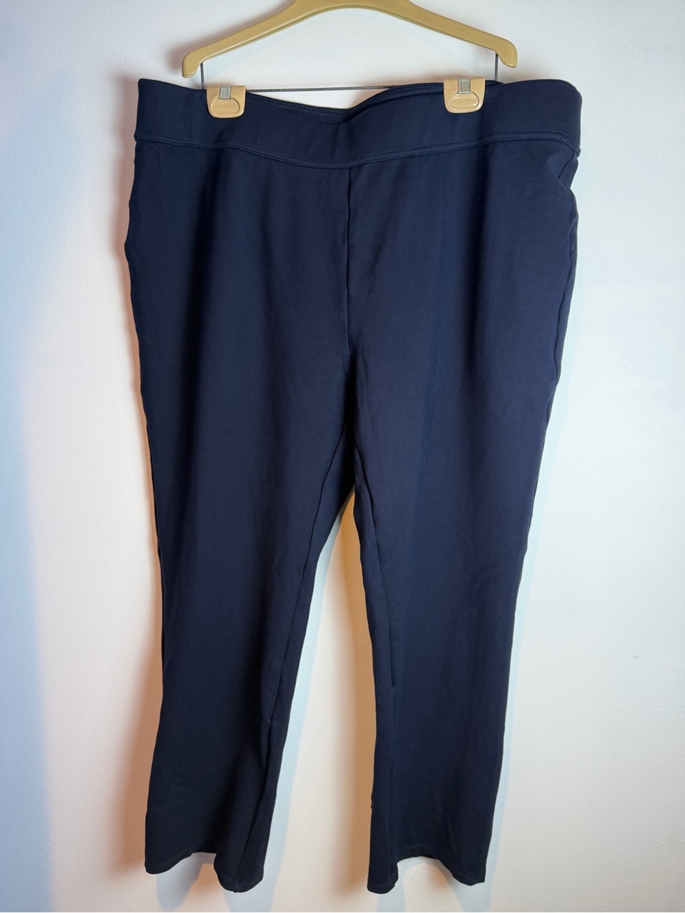 Essential Ponte Pull-On Women's Ankle Pants in Navy